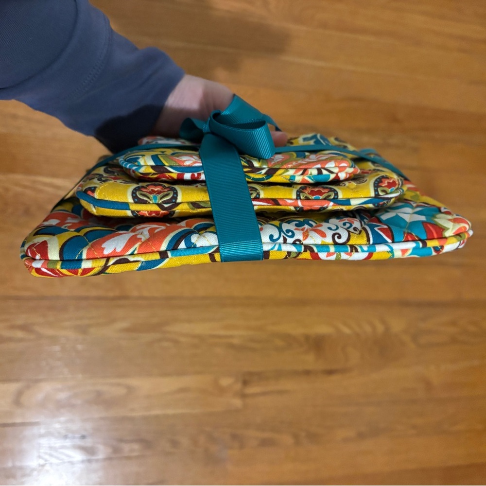 NWT Colorful Patterned Vera Bradley Cosmetic Bag Set - Picture 6 of 6